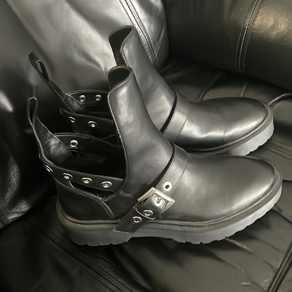 Zara boots never worn